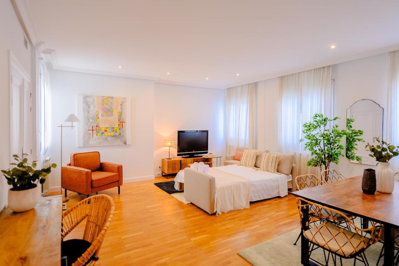 For You Rentals Coqueto Y Bonito Apartamento Temporal De Dos Dormitorios En El Retiro Axii66 Madrid Exterior photo